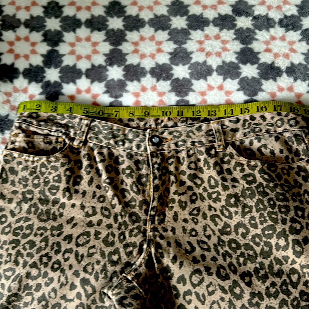 Cache Jeans Euc - image 2